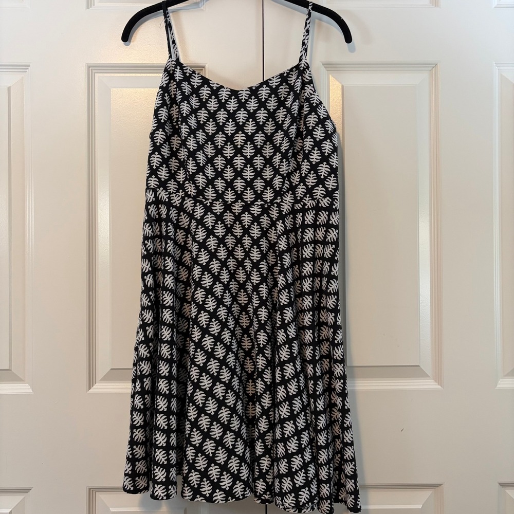 Old Navy Black White Leaf Print Smocked Sun Dress Womens Large